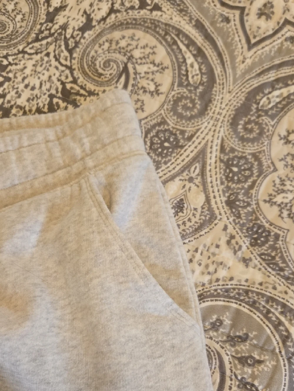 PINK Victoria's Secret Gray and Pink Colorblock Jogger Sweatpants - Picture 3 of 4